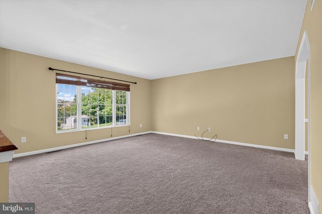 520 HAMILTON DR, Middletown, PA 17057