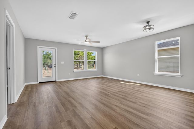 5327 B Kervin Road, Crestview, FL 32539