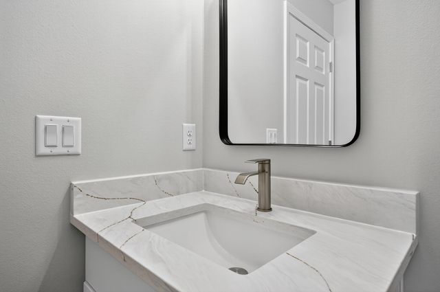 5327 B Kervin Road, Crestview, FL 32539