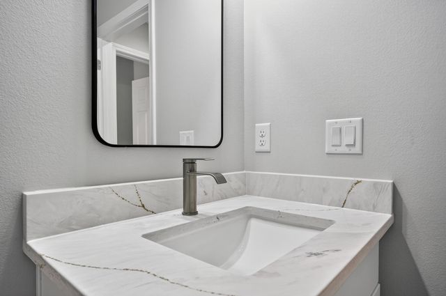 5327 B Kervin Road, Crestview, FL 32539