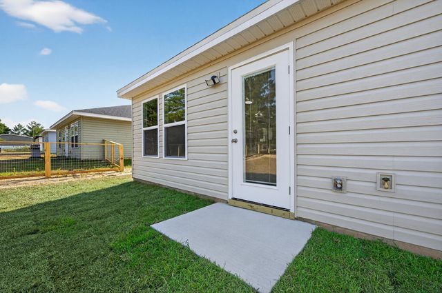 5327 B Kervin Road, Crestview, FL 32539