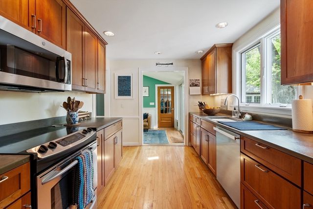 59 Martin Rd, Concord, MA 01742