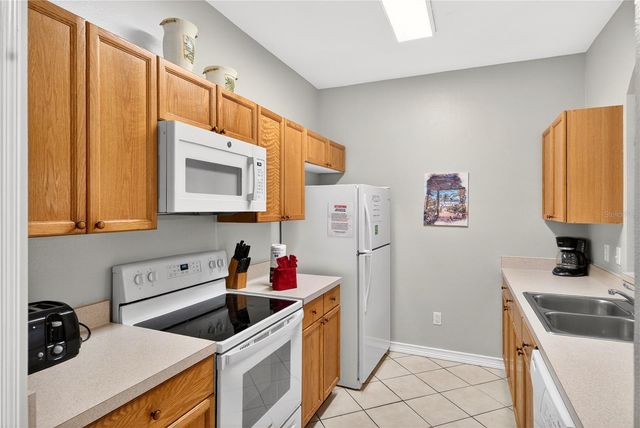 8101 COCONUT PALM WAY 203, Kissimmee, FL 34747