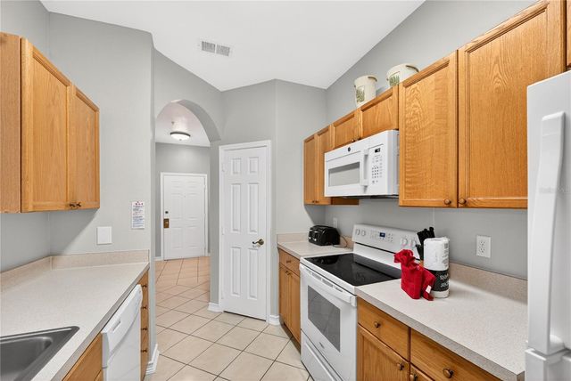 8101 COCONUT PALM WAY 203, Kissimmee, FL 34747