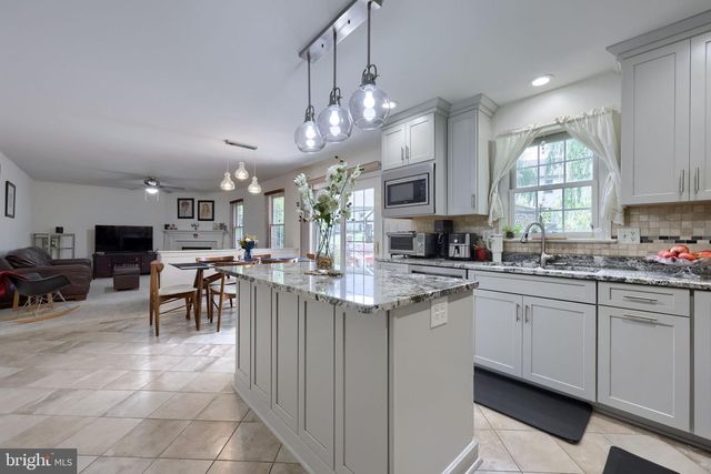 812 CYPRESS CT, Hummelstown, PA 17036