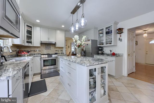 812 CYPRESS CT, Hummelstown, PA 17036