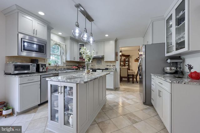 812 CYPRESS CT, Hummelstown, PA 17036