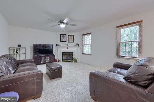 812 CYPRESS CT, Hummelstown, PA 17036