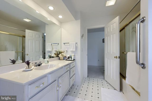 812 CYPRESS CT, Hummelstown, PA 17036