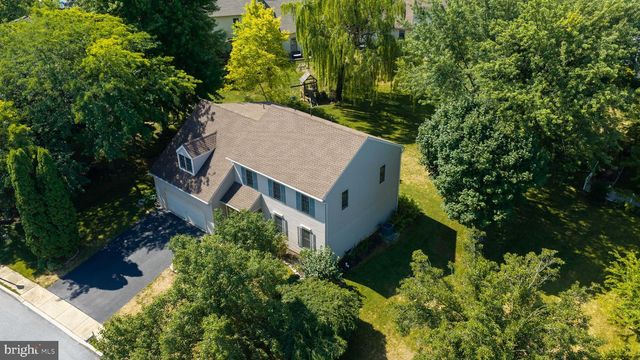 812 CYPRESS CT, Hummelstown, PA 17036