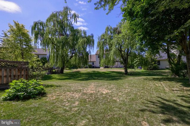 812 CYPRESS CT, Hummelstown, PA 17036
