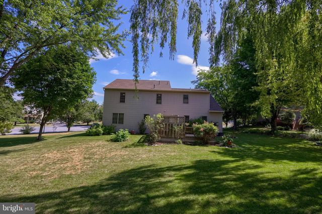 812 CYPRESS CT, Hummelstown, PA 17036