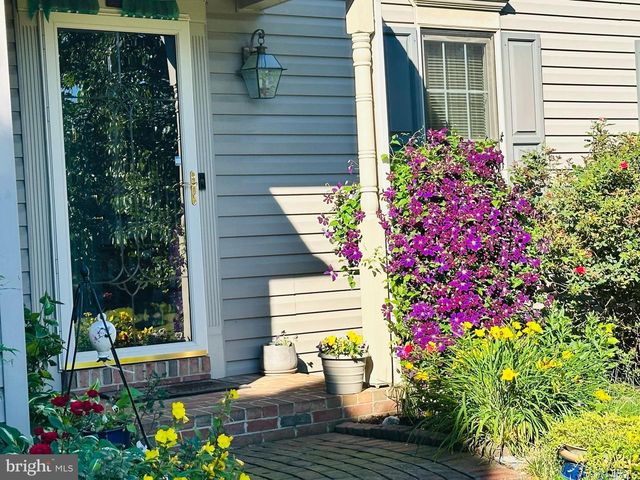 812 CYPRESS CT, Hummelstown, PA 17036