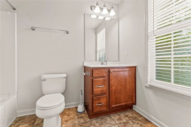 229 Persimmon Ln, North Strabane, PA 15317