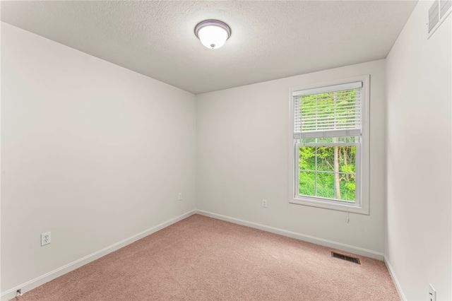 229 Persimmon Ln, North Strabane, PA 15317
