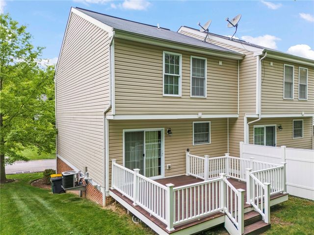 229 Persimmon Ln, North Strabane, PA 15317