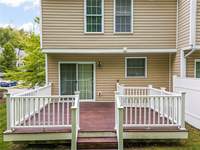 229 Persimmon Ln, North Strabane, PA 15317