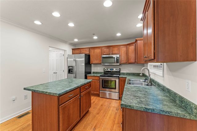 229 Persimmon Ln, North Strabane, PA 15317