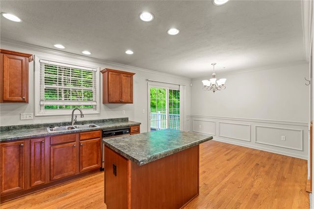 229 Persimmon Ln, North Strabane, PA 15317
