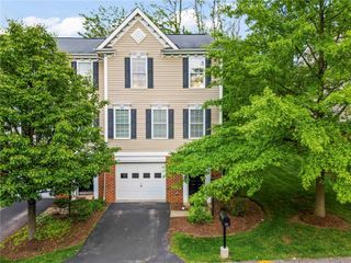 229 Persimmon Ln, North Strabane, PA 15317