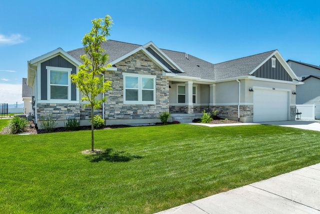 188 E BRUIN DR, Eagle Mountain, UT 84005