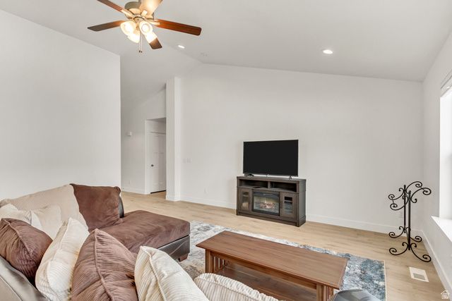 188 E BRUIN DR, Eagle Mountain, UT 84005