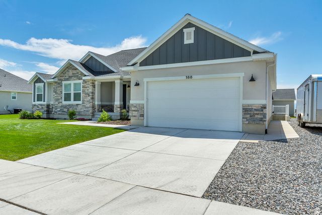 188 E BRUIN DR, Eagle Mountain, UT 84005