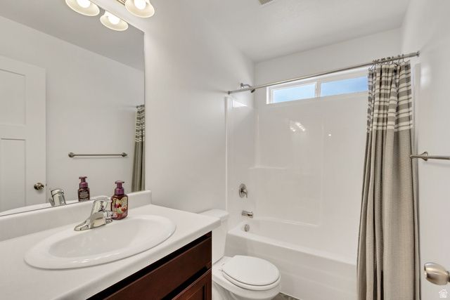 188 E BRUIN DR, Eagle Mountain, UT 84005