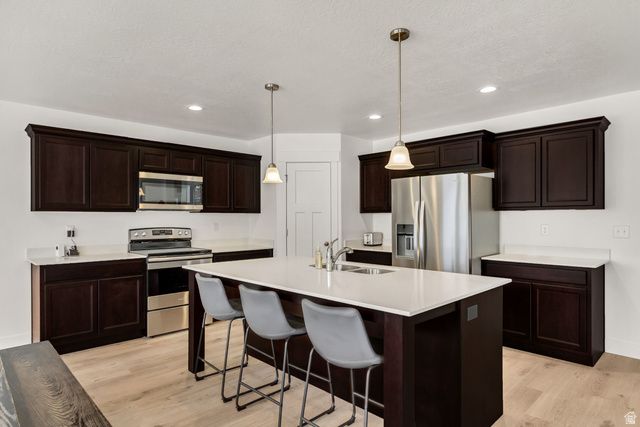 188 E BRUIN DR, Eagle Mountain, UT 84005