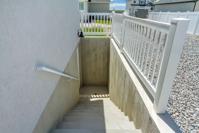 188 E BRUIN DR, Eagle Mountain, UT 84005