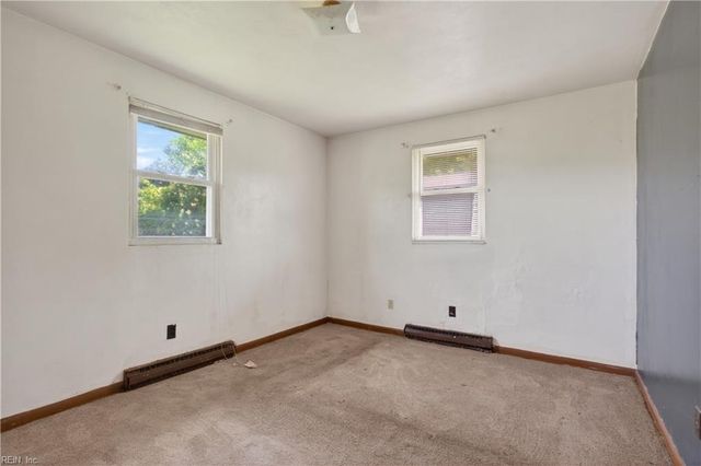 2000 Plow LN, Chesapeake, VA 23324