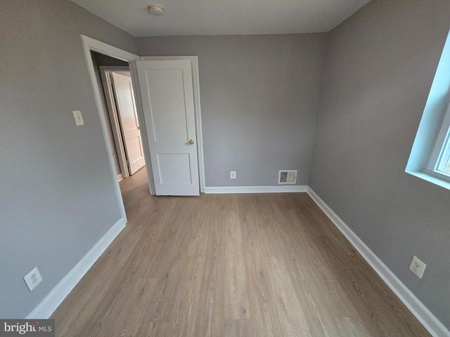 136 CHESTNUT AVE, Oaklyn, NJ 08107