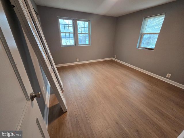 136 CHESTNUT AVE, Oaklyn, NJ 08107