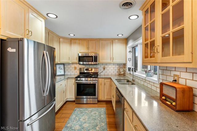 3814 Talent Drive, Akron, OH 44319