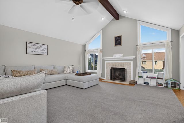 47641 Beacon Square Drive, Macomb Twp, MI 48044