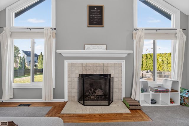 47641 Beacon Square Drive, Macomb Twp, MI 48044