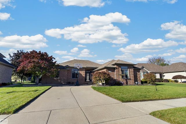 47641 Beacon Square Drive, Macomb Twp, MI 48044