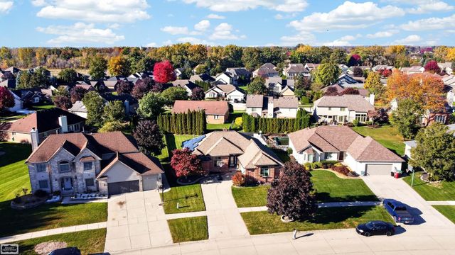 47641 Beacon Square Drive, Macomb Twp, MI 48044
