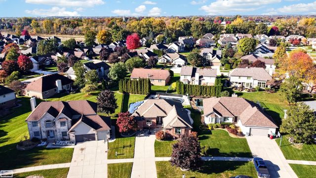 47641 Beacon Square Drive, Macomb Twp, MI 48044