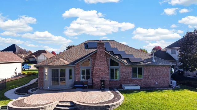47641 Beacon Square Drive, Macomb Twp, MI 48044