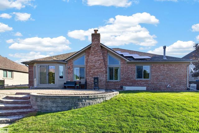 47641 Beacon Square Drive, Macomb Twp, MI 48044
