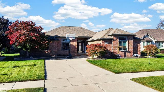 47641 Beacon Square Drive, Macomb Twp, MI 48044