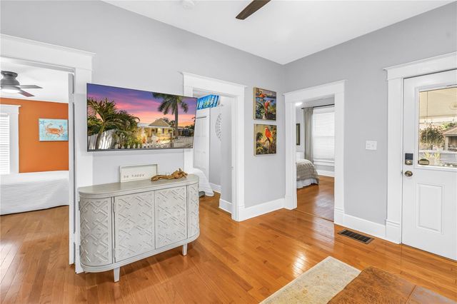 748 11TH AVENUE N, St Petersburg, FL 33701