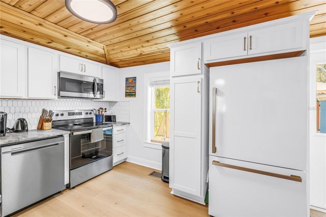 748 11TH AVENUE N, St Petersburg, FL 33701