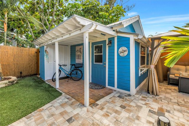 748 11TH AVENUE N, St Petersburg, FL 33701