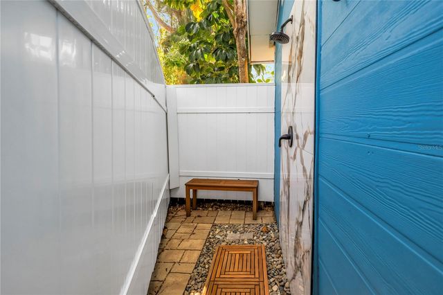 748 11TH AVENUE N, St Petersburg, FL 33701