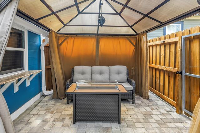 748 11TH AVENUE N, St Petersburg, FL 33701