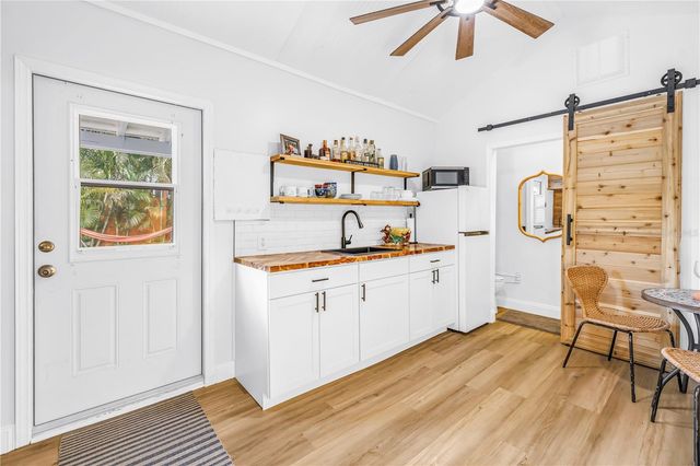 748 11TH AVENUE N, St Petersburg, FL 33701