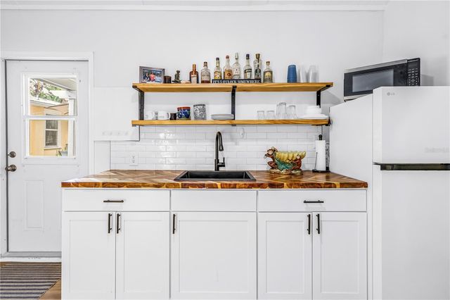 748 11TH AVENUE N, St Petersburg, FL 33701