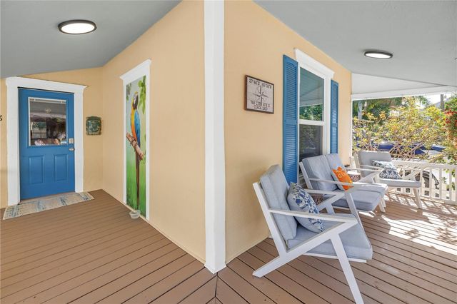 748 11TH AVENUE N, St Petersburg, FL 33701